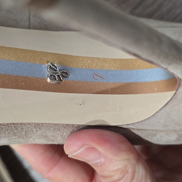 Sam Edelman Tan Suede Heels - Picture 7 of 10